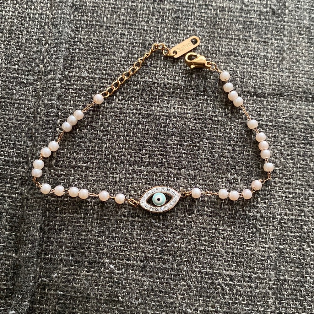 Evil eye pearl bracelet